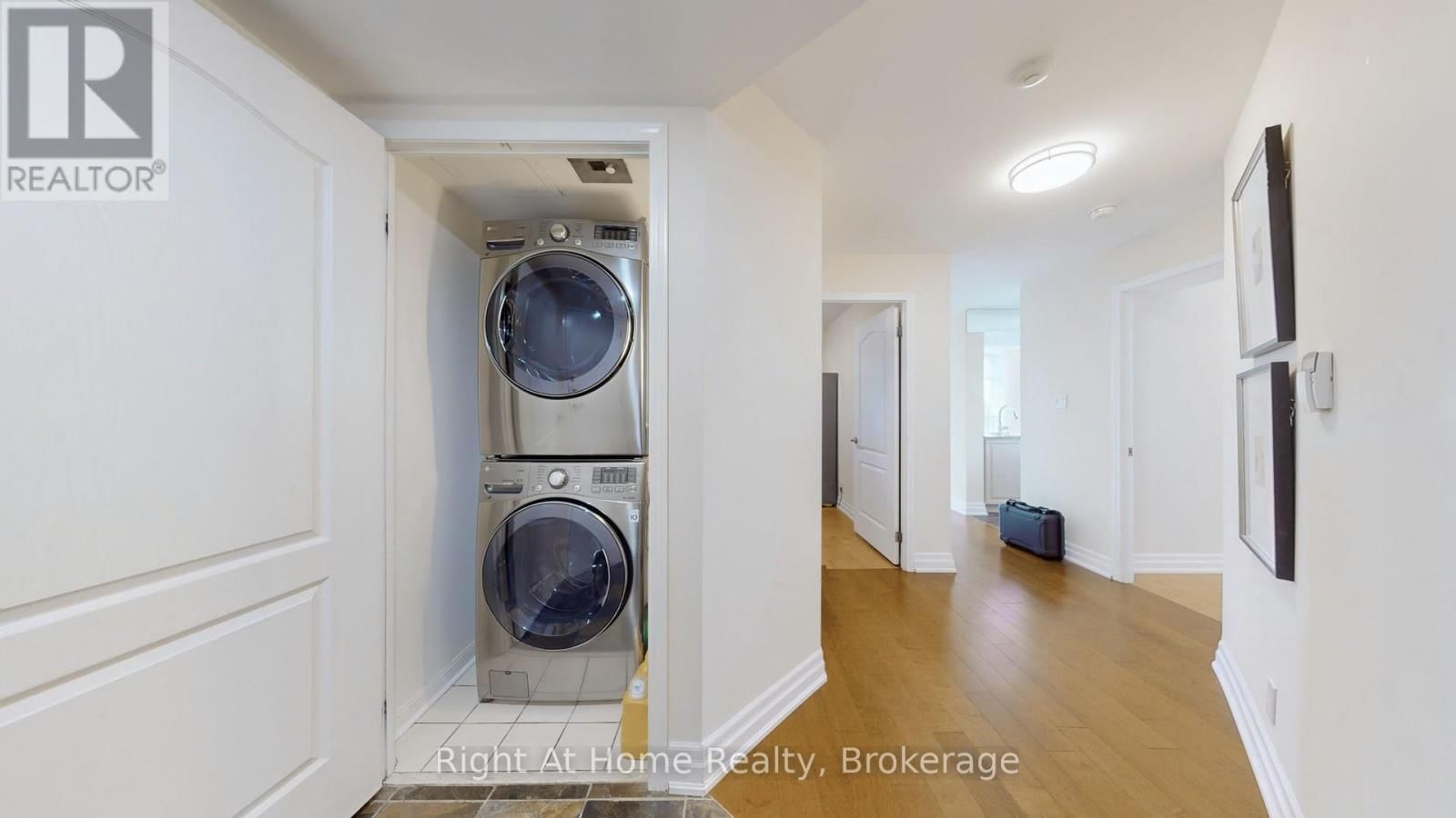 209 - 228 QUEENS QUAY WEST Image 23