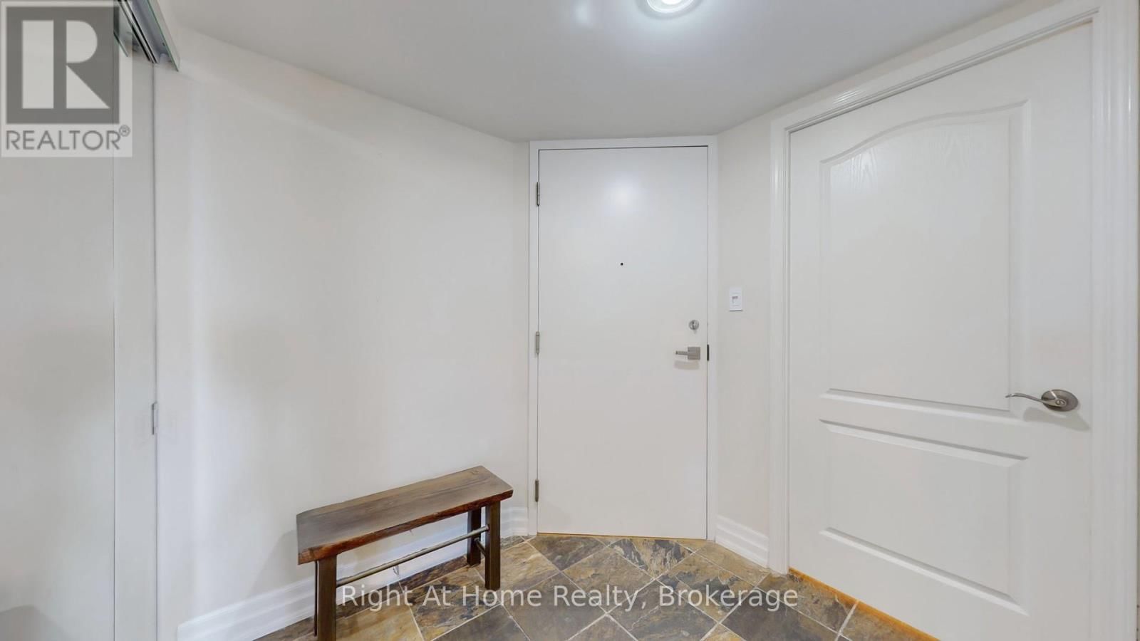 209 - 228 QUEENS QUAY WEST Image 24