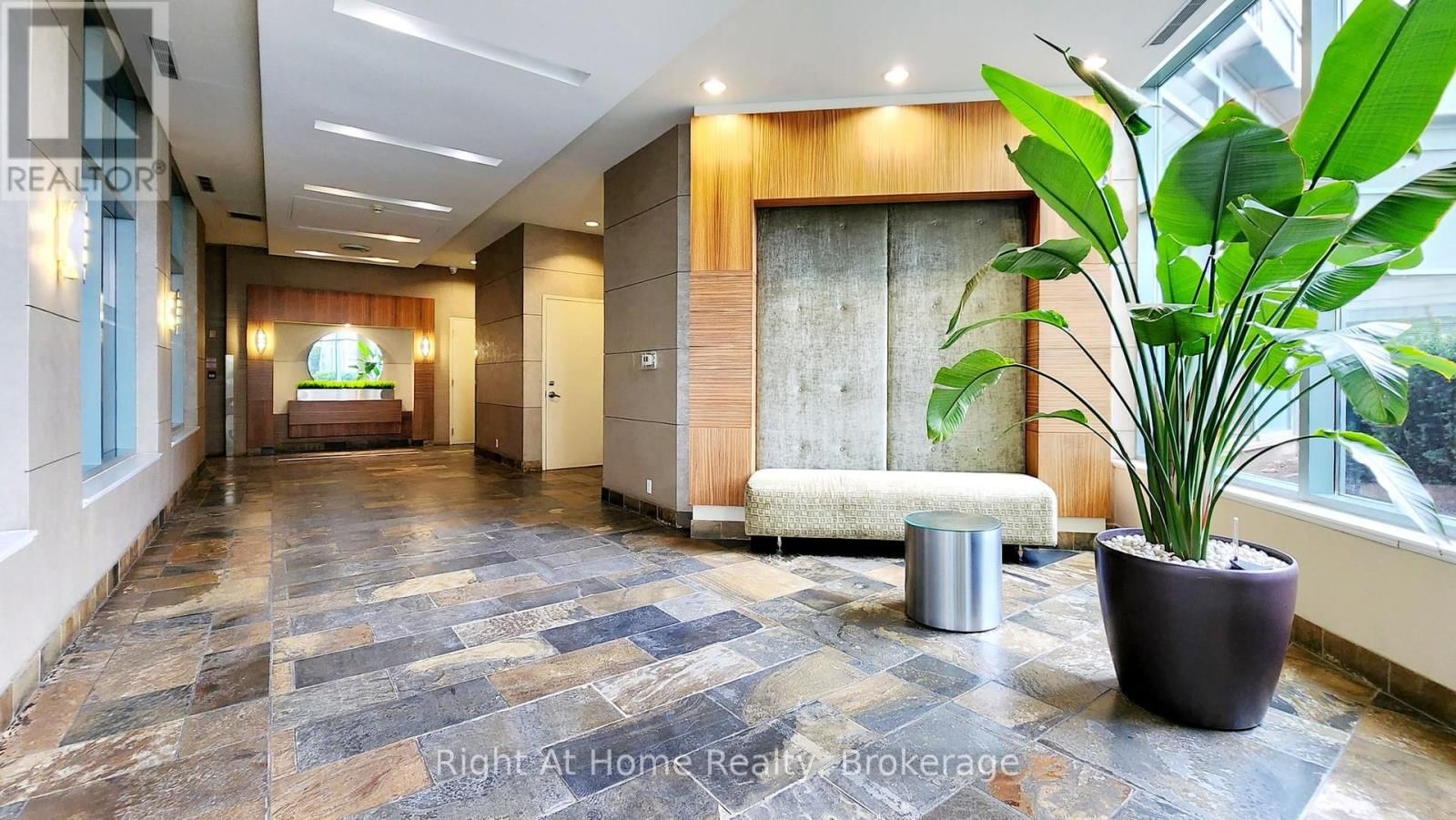 209 - 228 QUEENS QUAY WEST Image 30