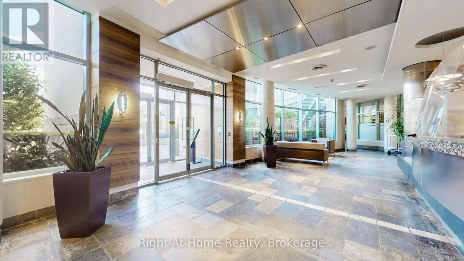 209 - 228 QUEENS QUAY WEST Image 36