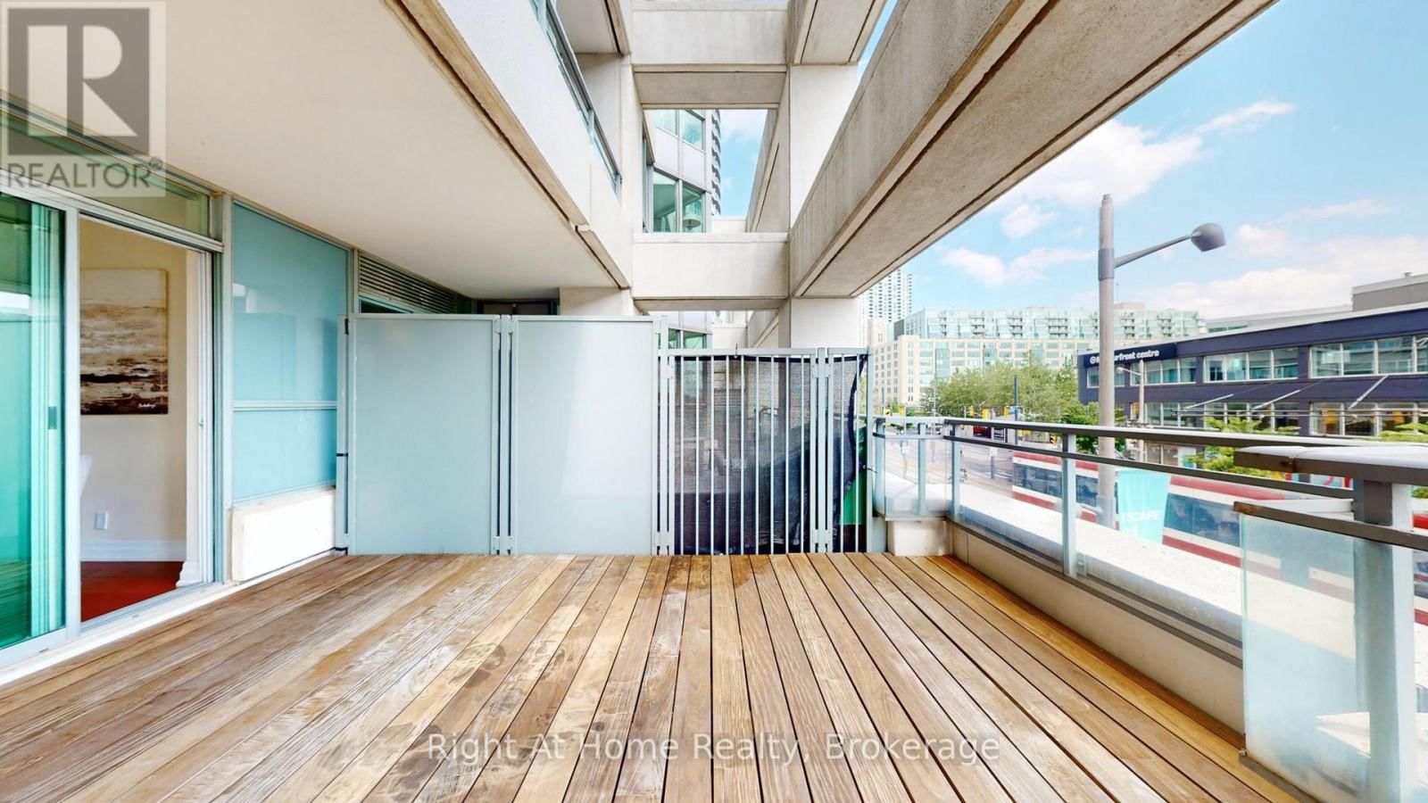 209 - 228 QUEENS QUAY WEST Image 8