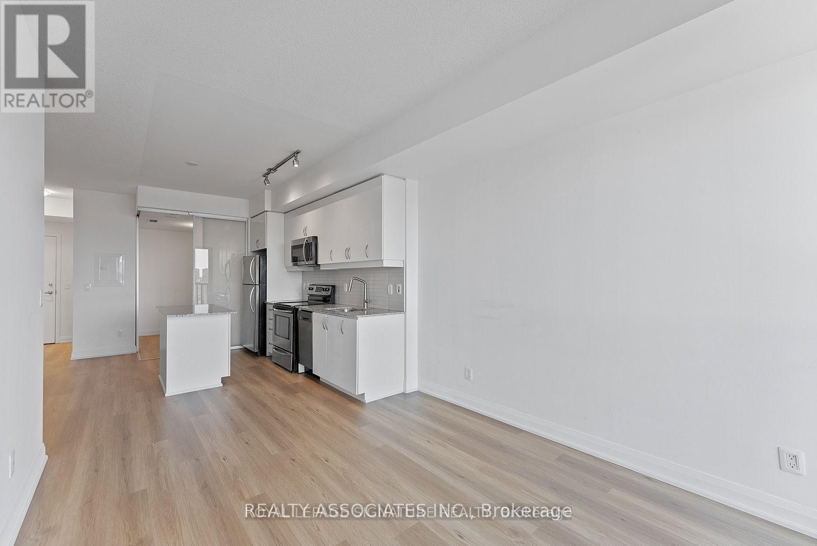 1016 - 2885 BAYVIEW AVENUE Image 25