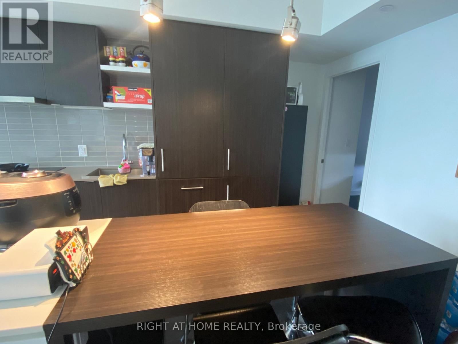 5605 - 88 HARBOUR STREET Image 9