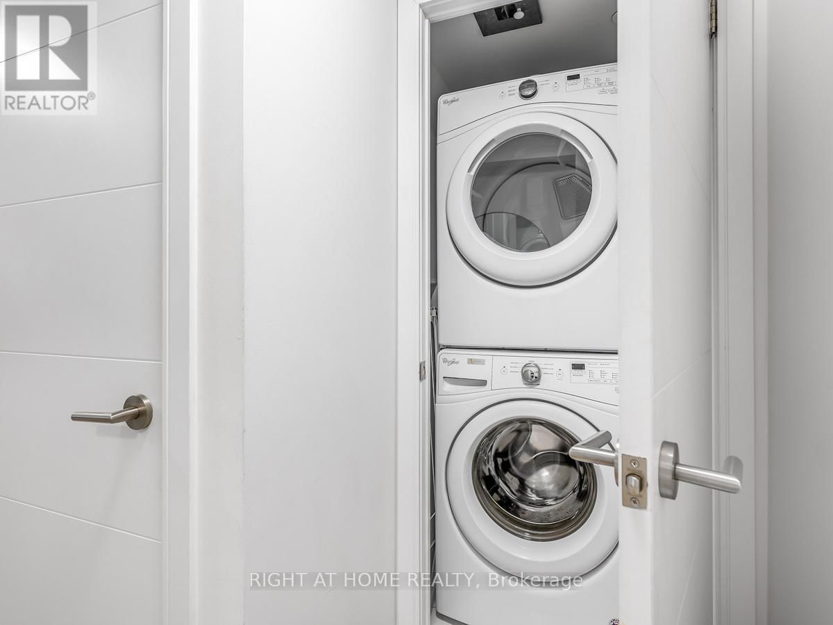 1622 - 525 ADELAIDE STREET WEST Image 15