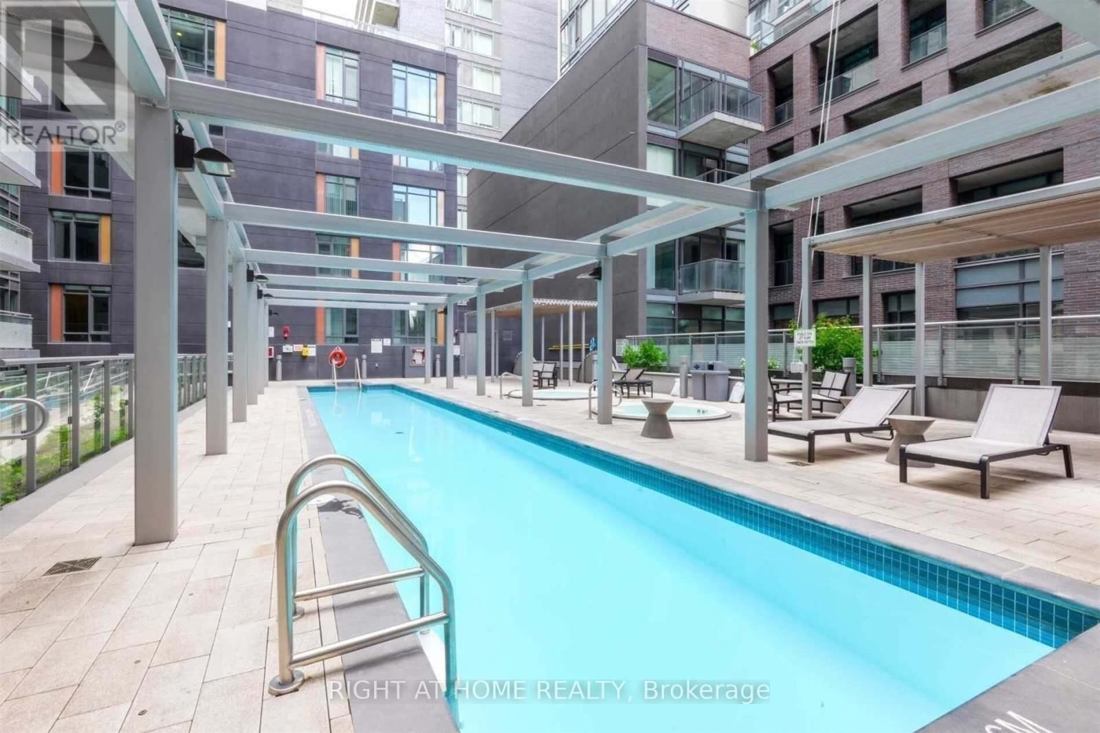 1622 - 525 ADELAIDE STREET WEST Image 22