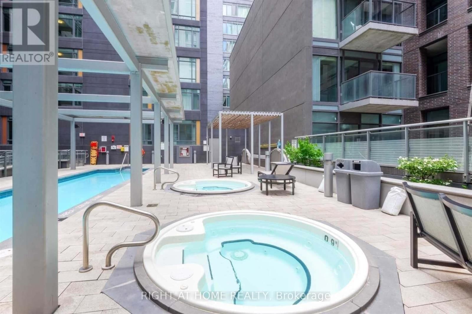 1622 - 525 ADELAIDE STREET WEST Image 23