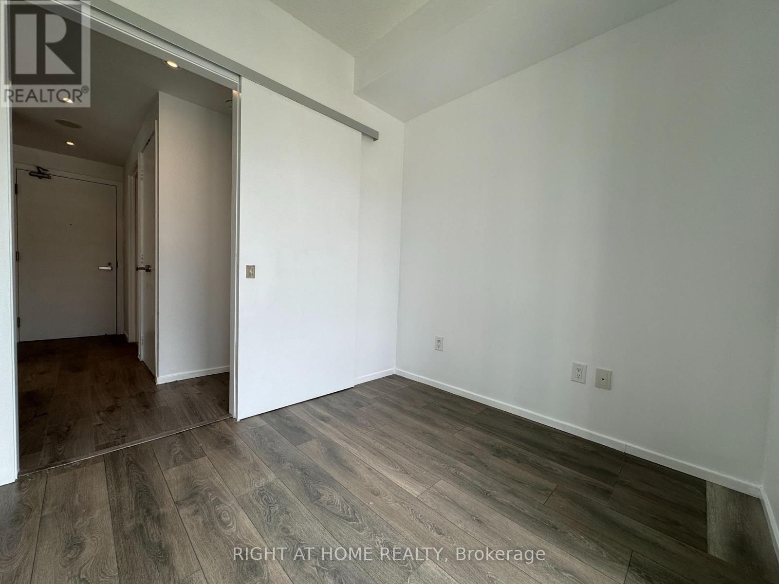 906 - 159 DUNDAS STREET EAST Image 12