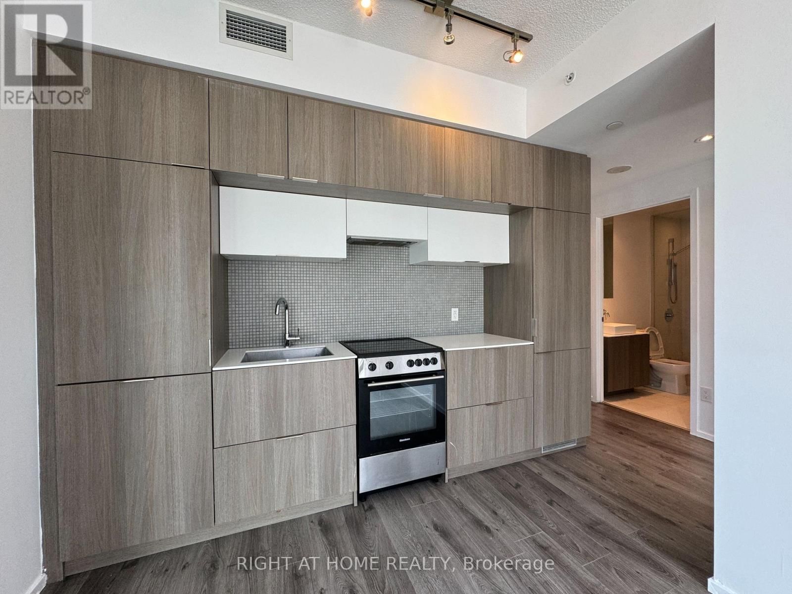 906 - 159 DUNDAS STREET EAST Image 9