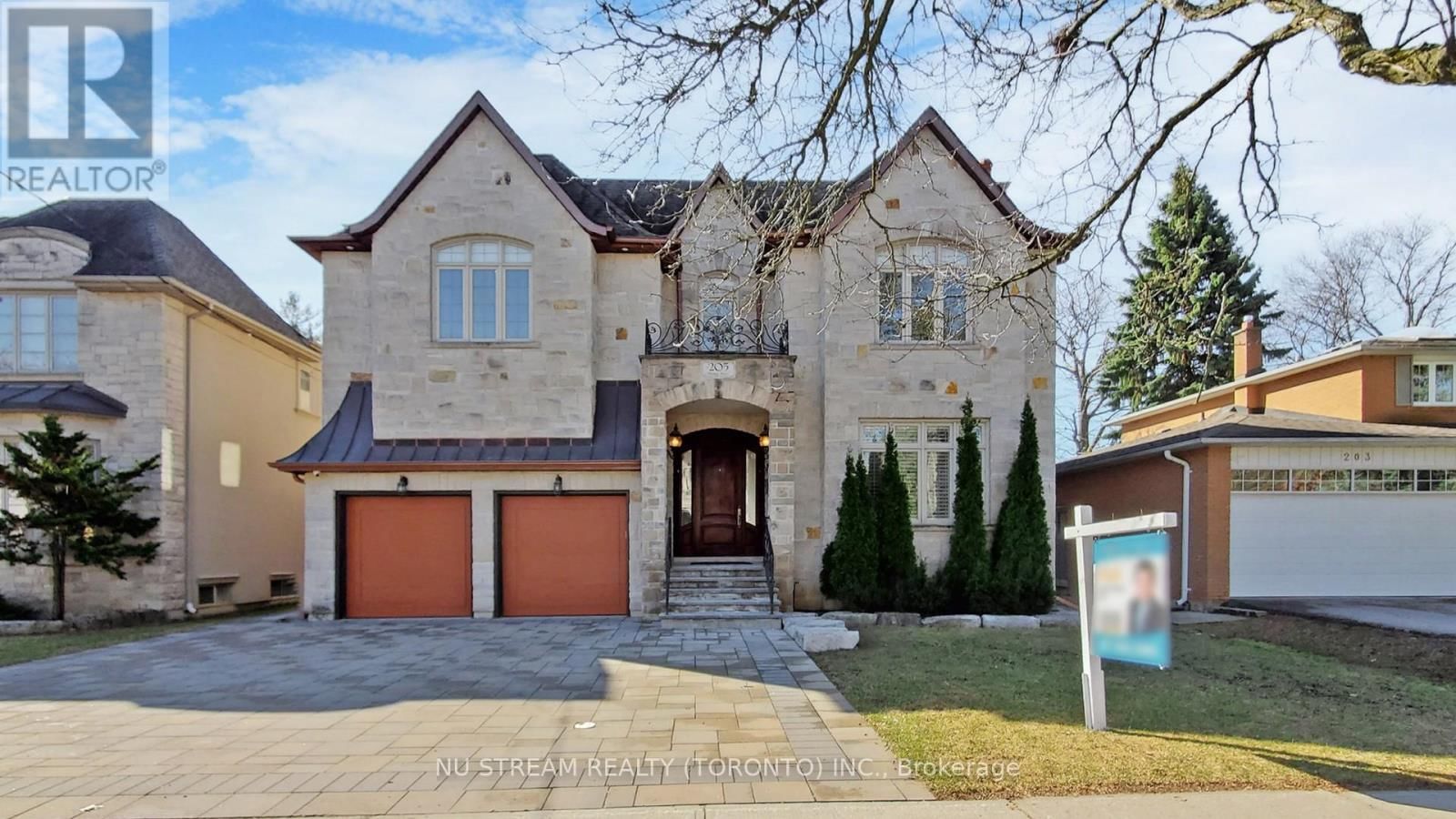 205 BYNG AVENUE Image 1