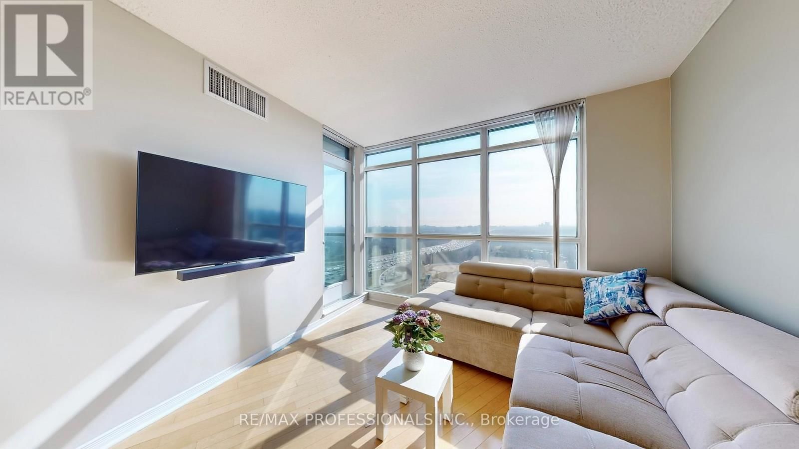 2705 - 30 HARRISON GARDEN BOULEVARD Image 11