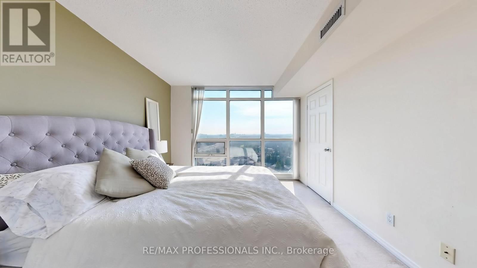 2705 - 30 HARRISON GARDEN BOULEVARD Image 20