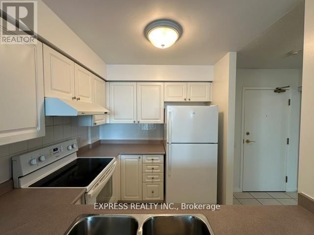 1005 - 8 HILLCREST AVENUE Image 5