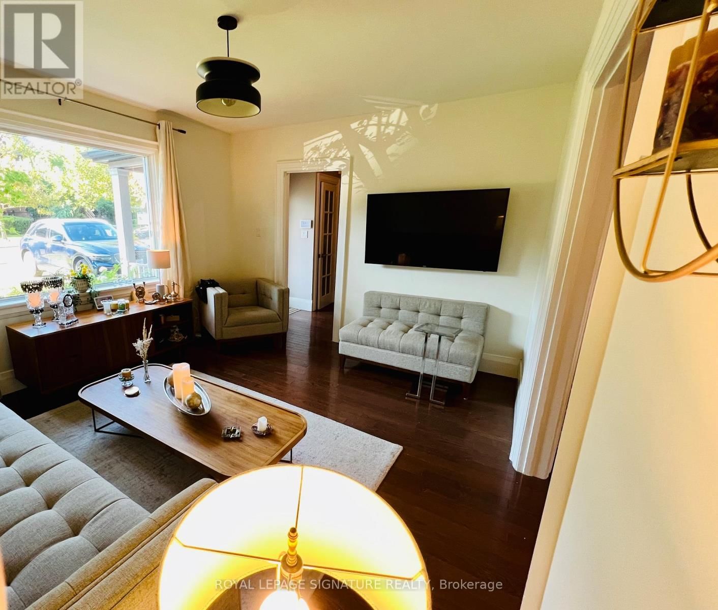 372 ROEHAMPTON AVENUE Image 3