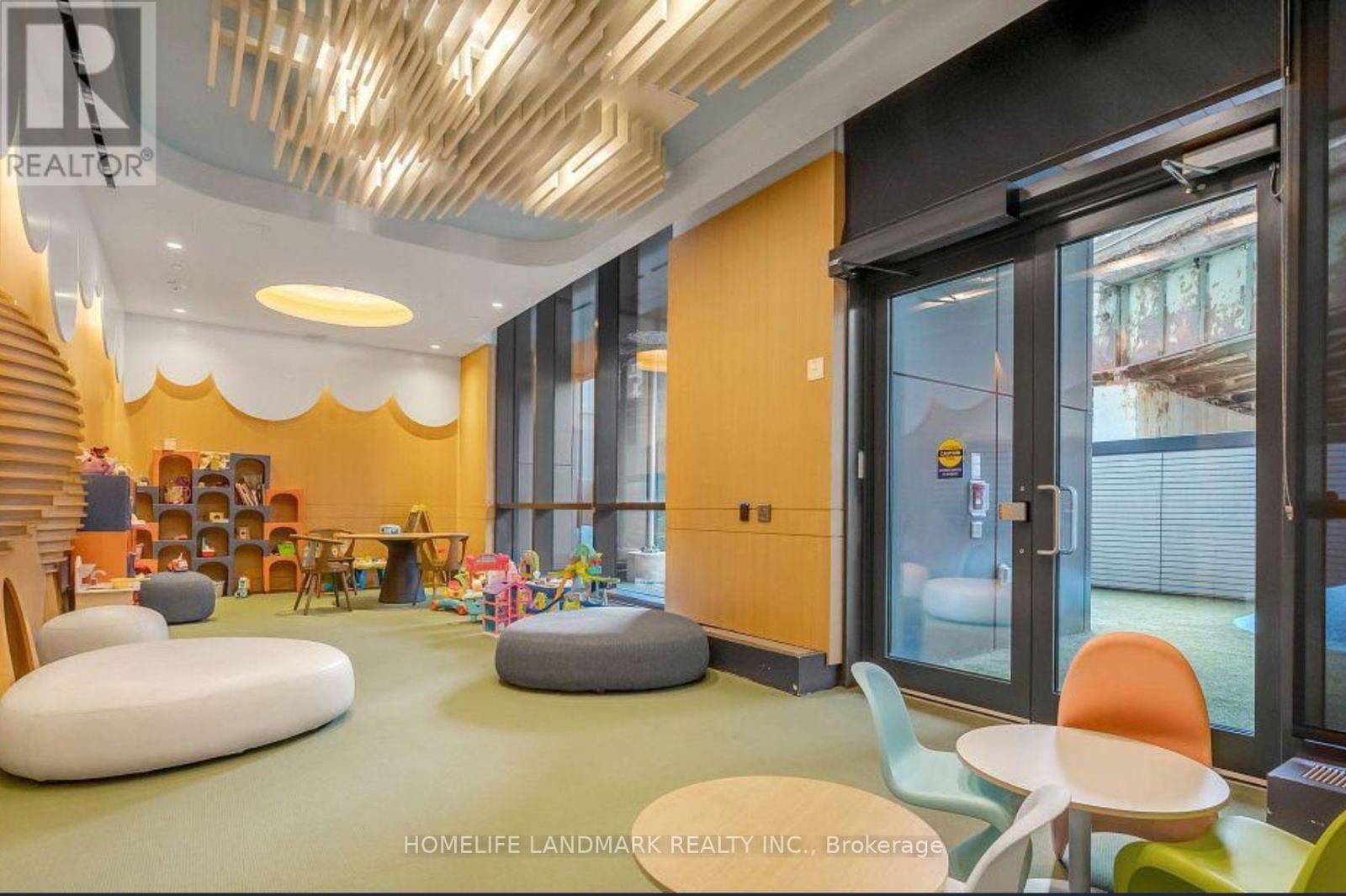 4116 - 19 BATHURST STREET Image 14