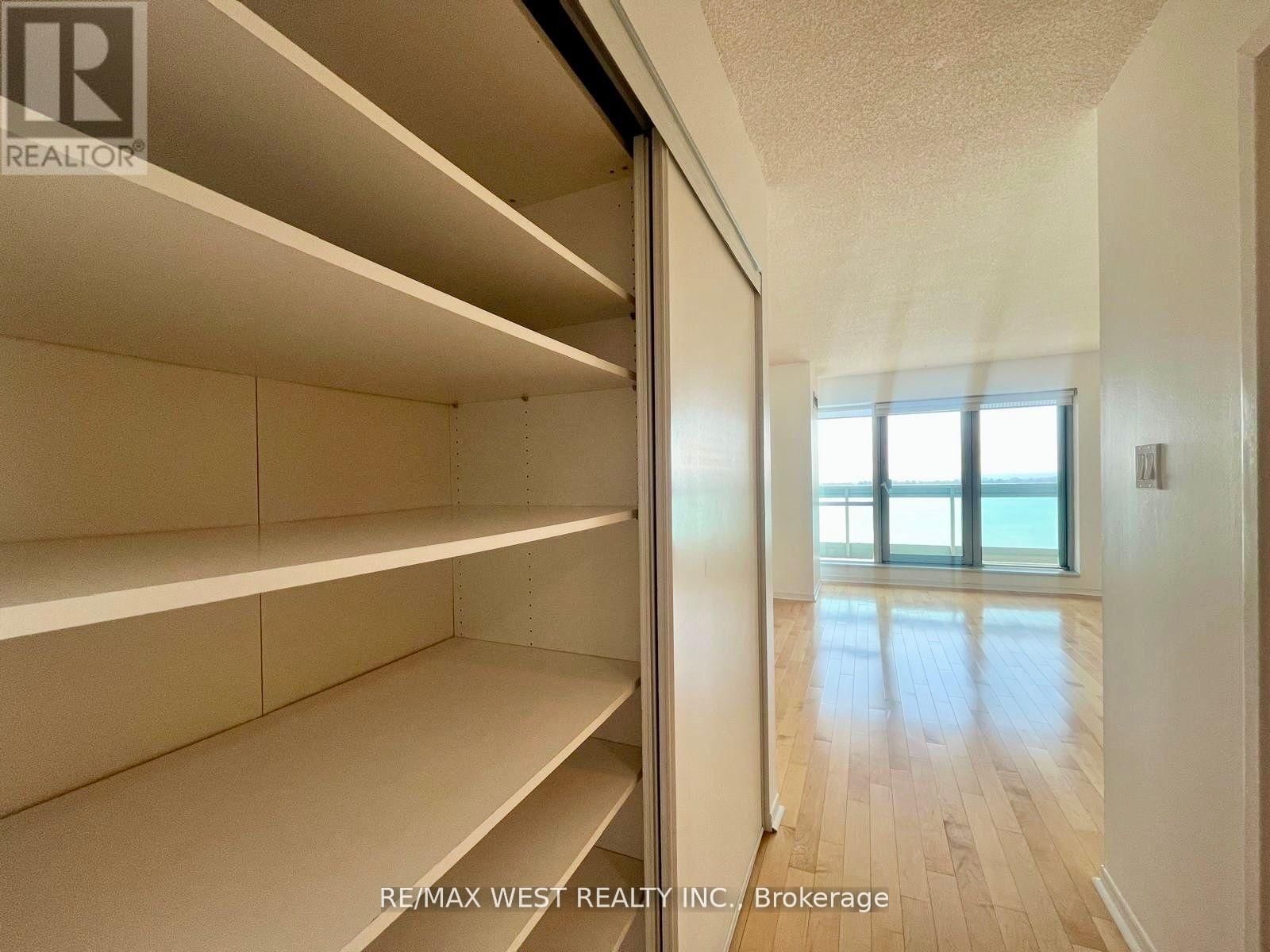 2511 - 10 YONGE STREET Image 18