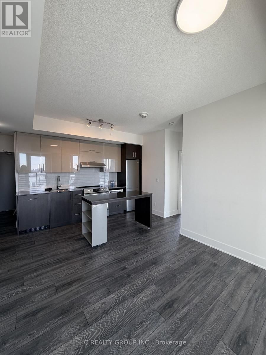 1111 - 188 FAIRVIEW MALL DRIVE Image 1