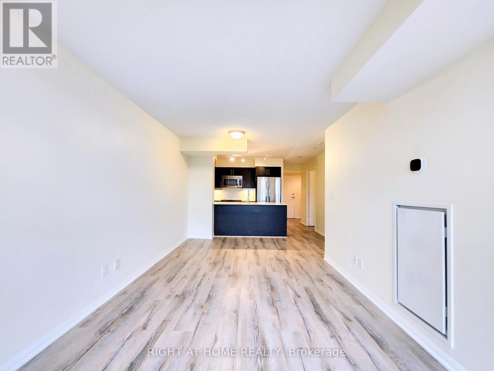 824 - 35 BASTION STREET Image 1