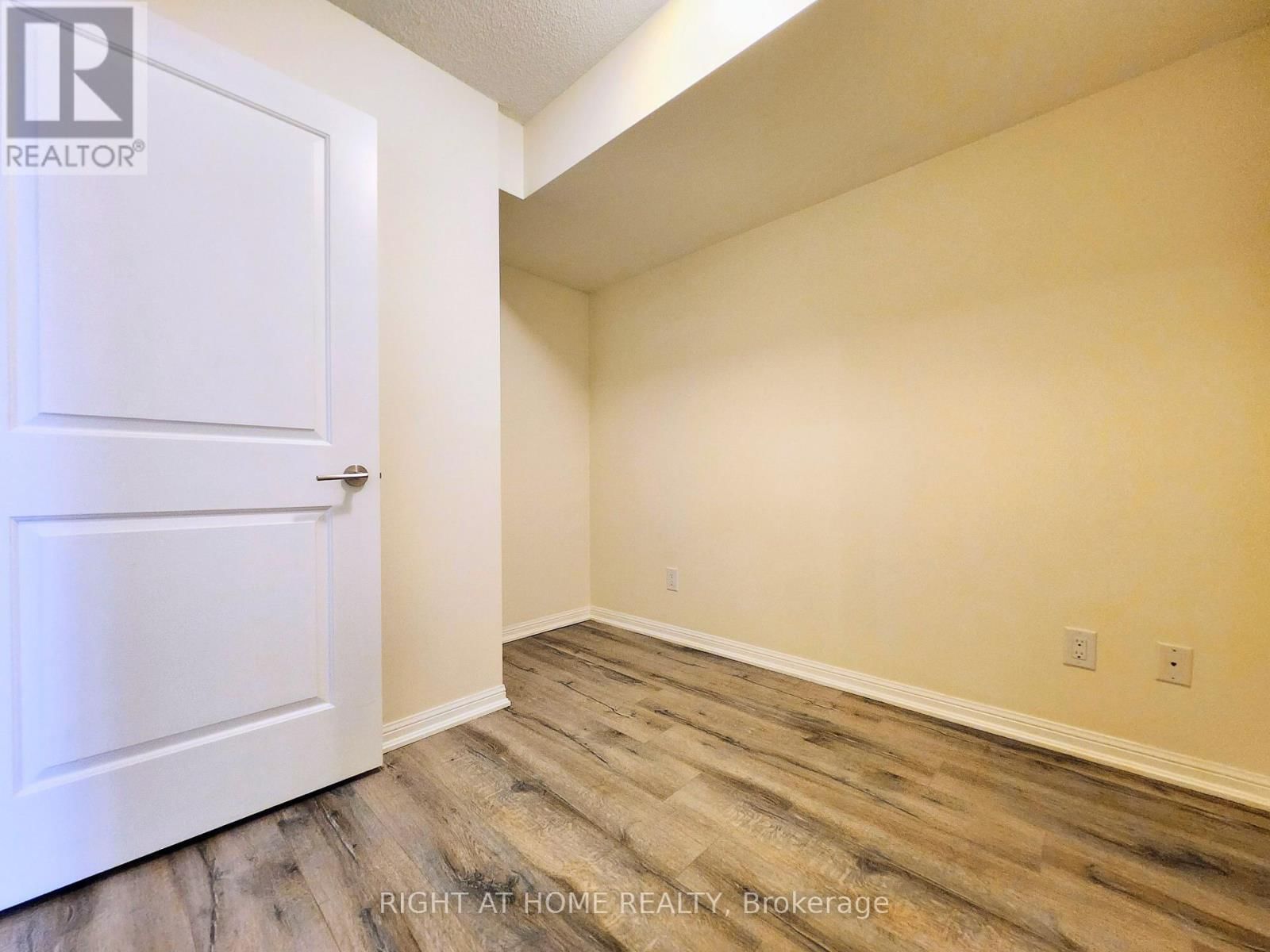 824 - 35 BASTION STREET Image 7