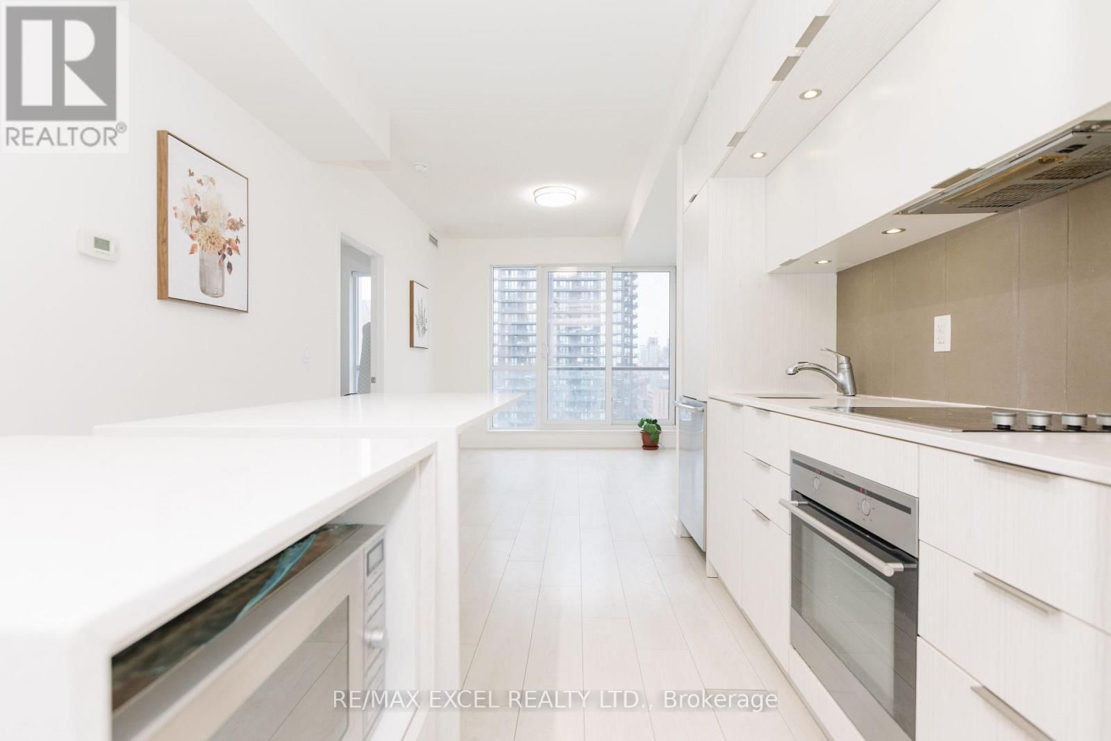 1307 - 170 SUMACH STREET Image 12