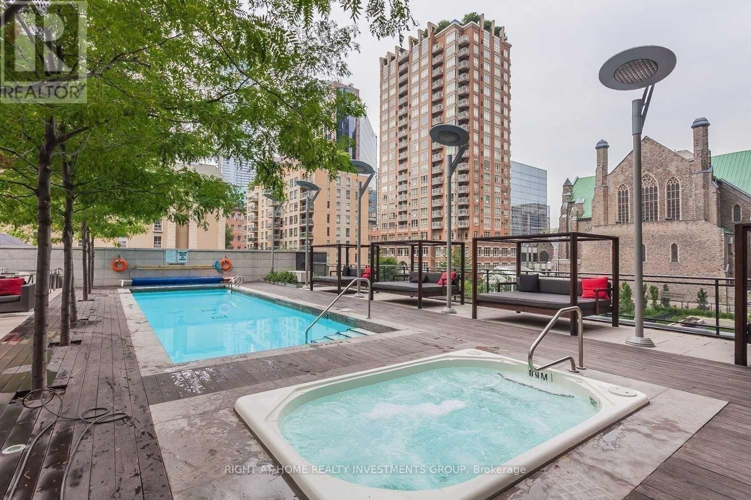 3201 - 110 CHARLES STREET EAST Image 2