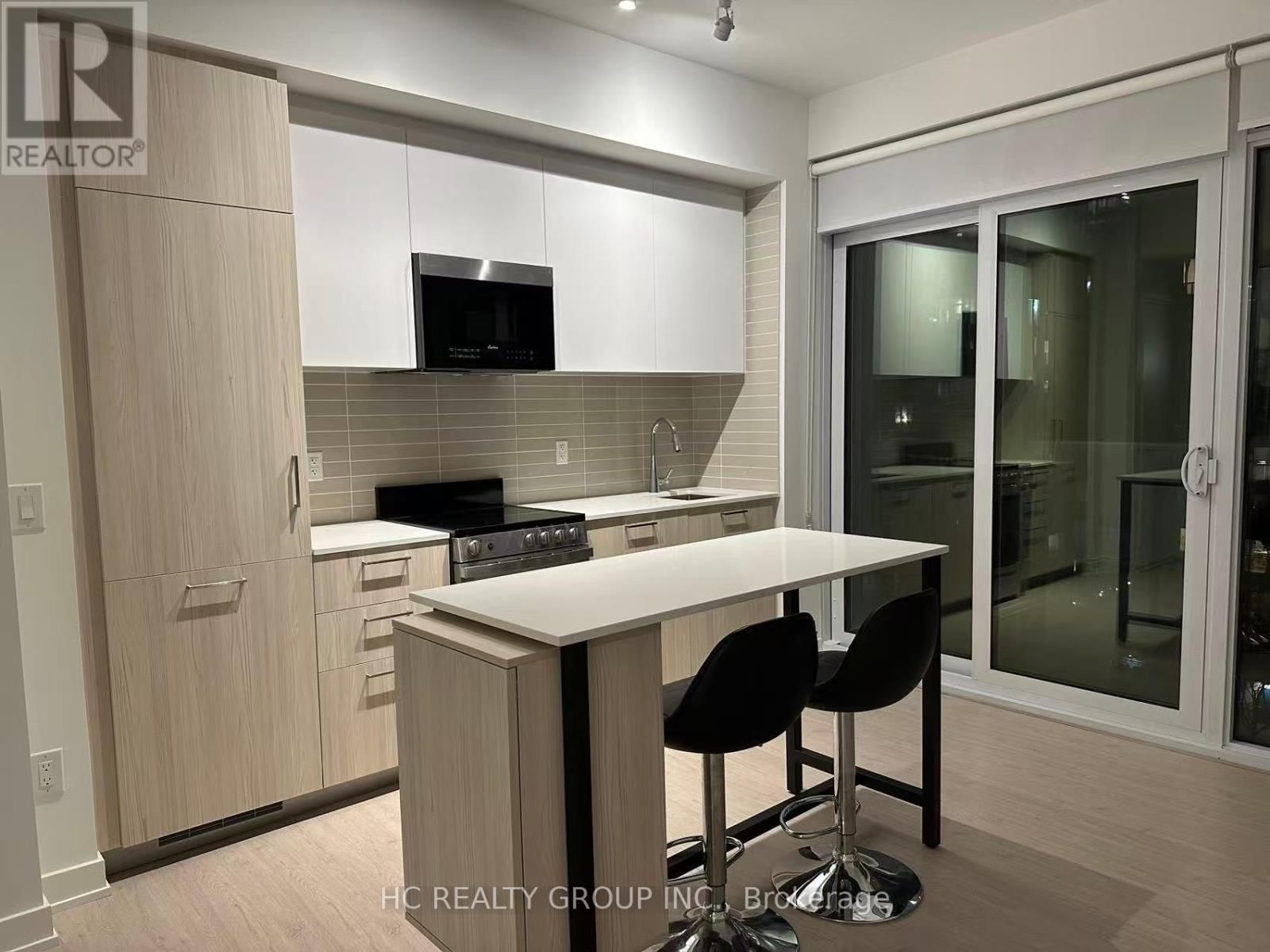 605 - 65 MUTUAL STREET Image 3