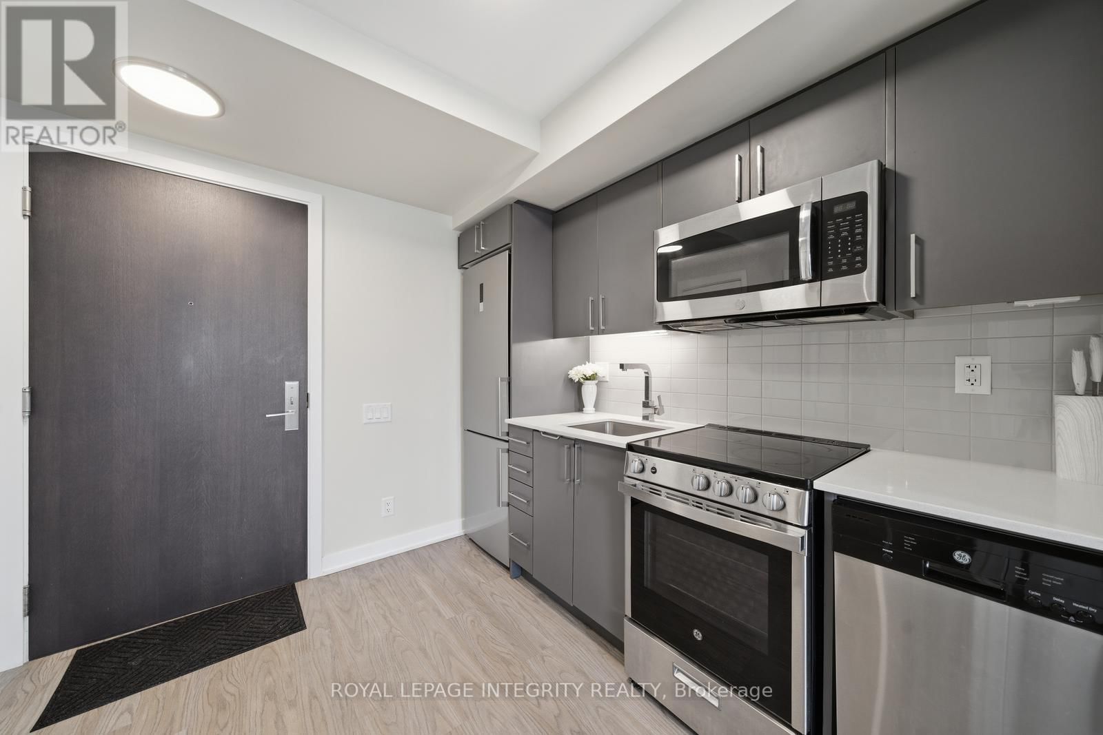 807 - 38 MONTE KWINTER COURT Image 2