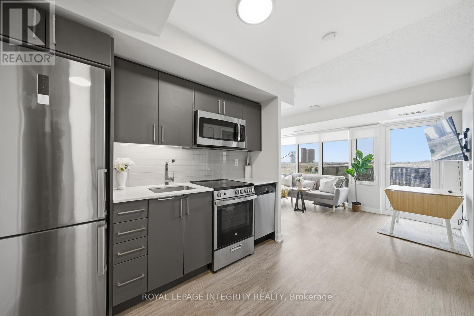 807 - 38 MONTE KWINTER COURT Image 4