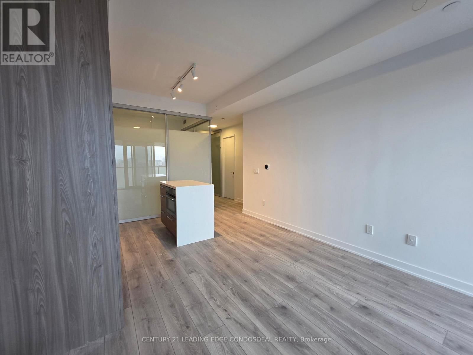 1902 - 29 GREEN TRAIL COURT Image 11