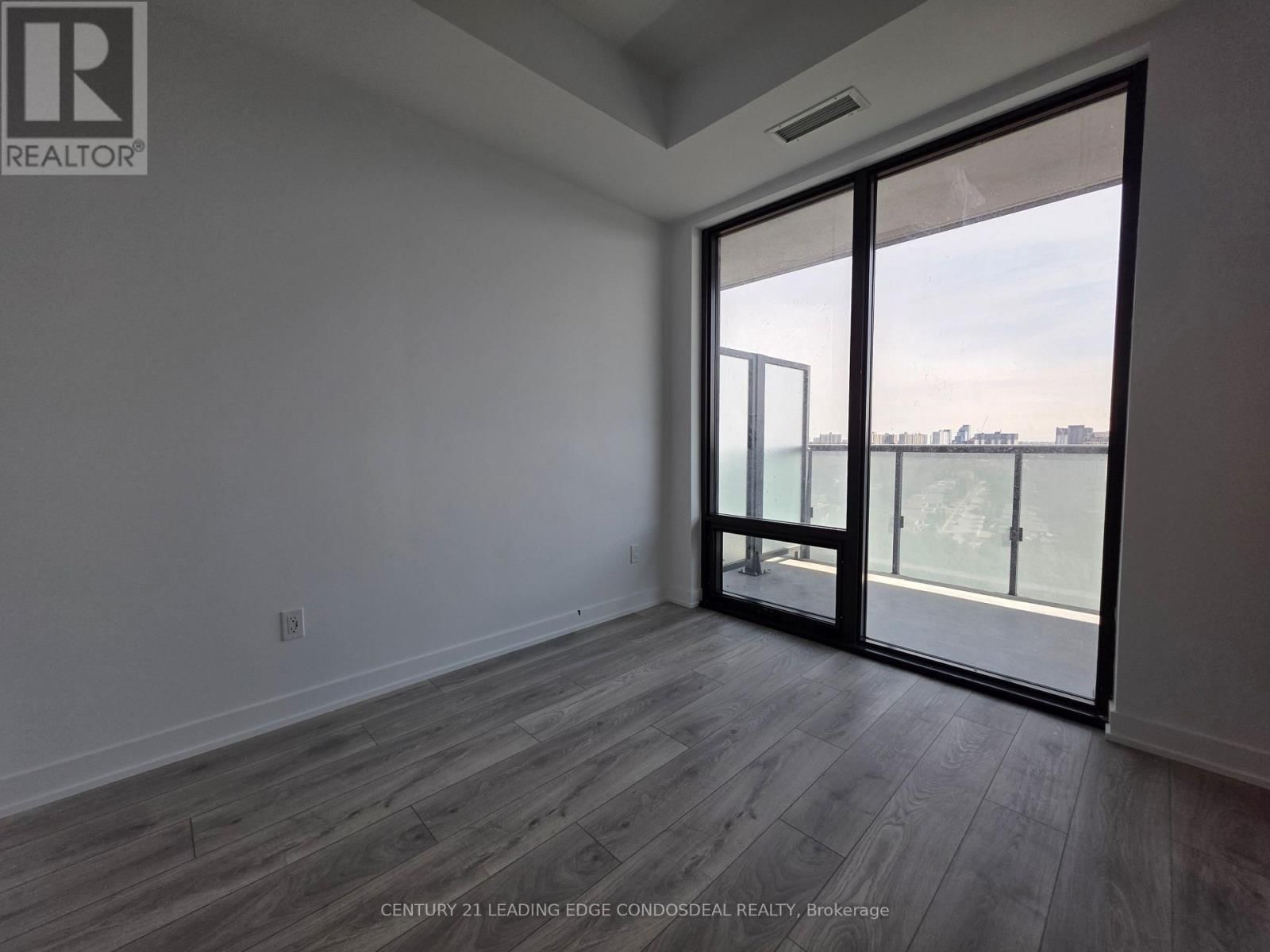 1902 - 29 GREEN TRAIL COURT Image 17