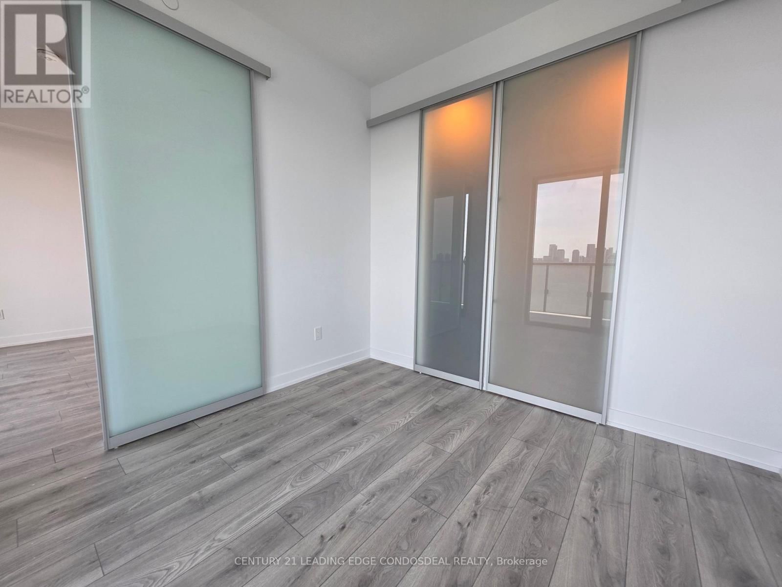 1902 - 29 GREEN TRAIL COURT Image 18