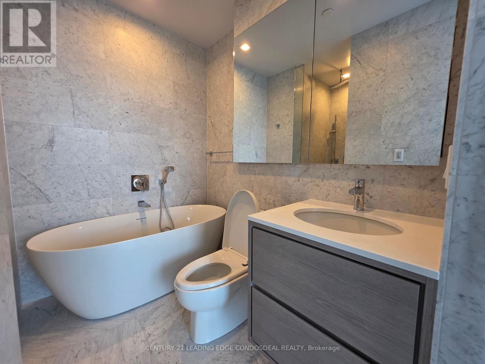 1902 - 29 GREEN TRAIL COURT Image 22