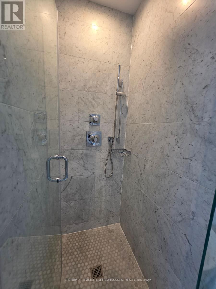 1902 - 29 GREEN TRAIL COURT Image 24