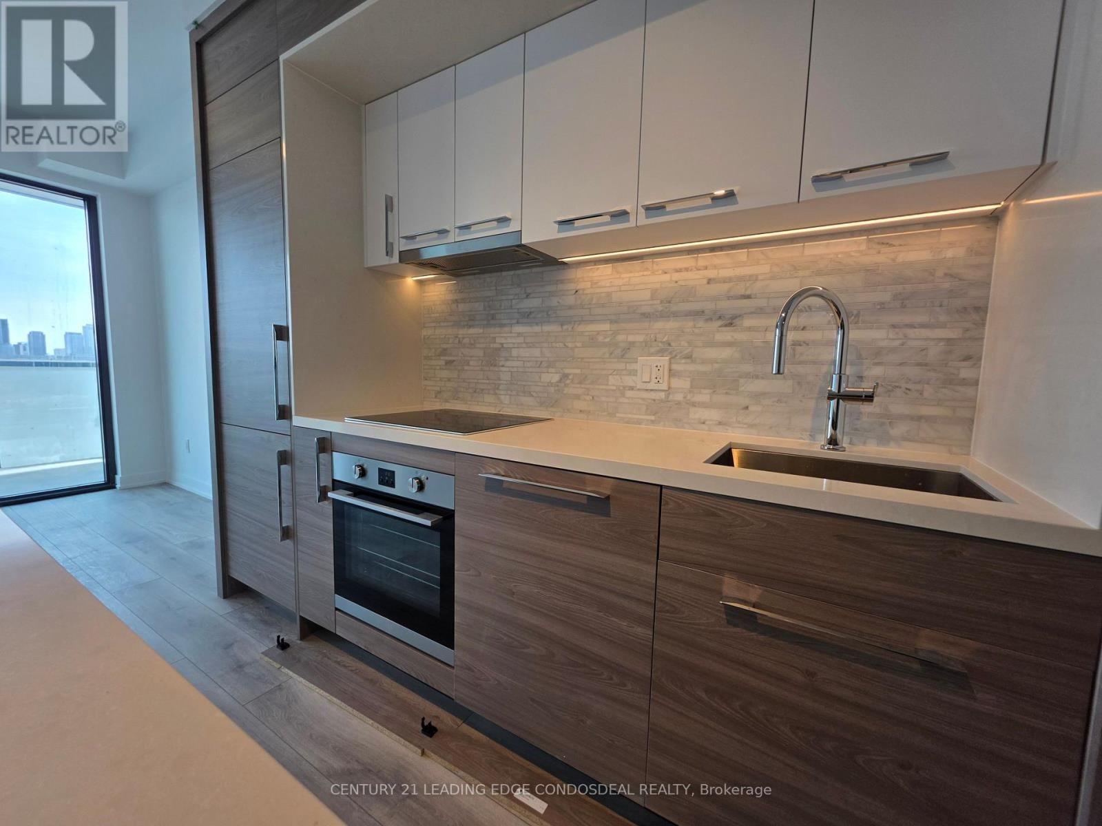 1902 - 29 GREEN TRAIL COURT Image 7