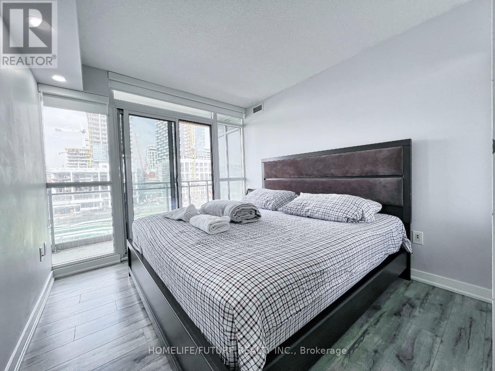 649 - 10 CAPREOL COURT Image 14