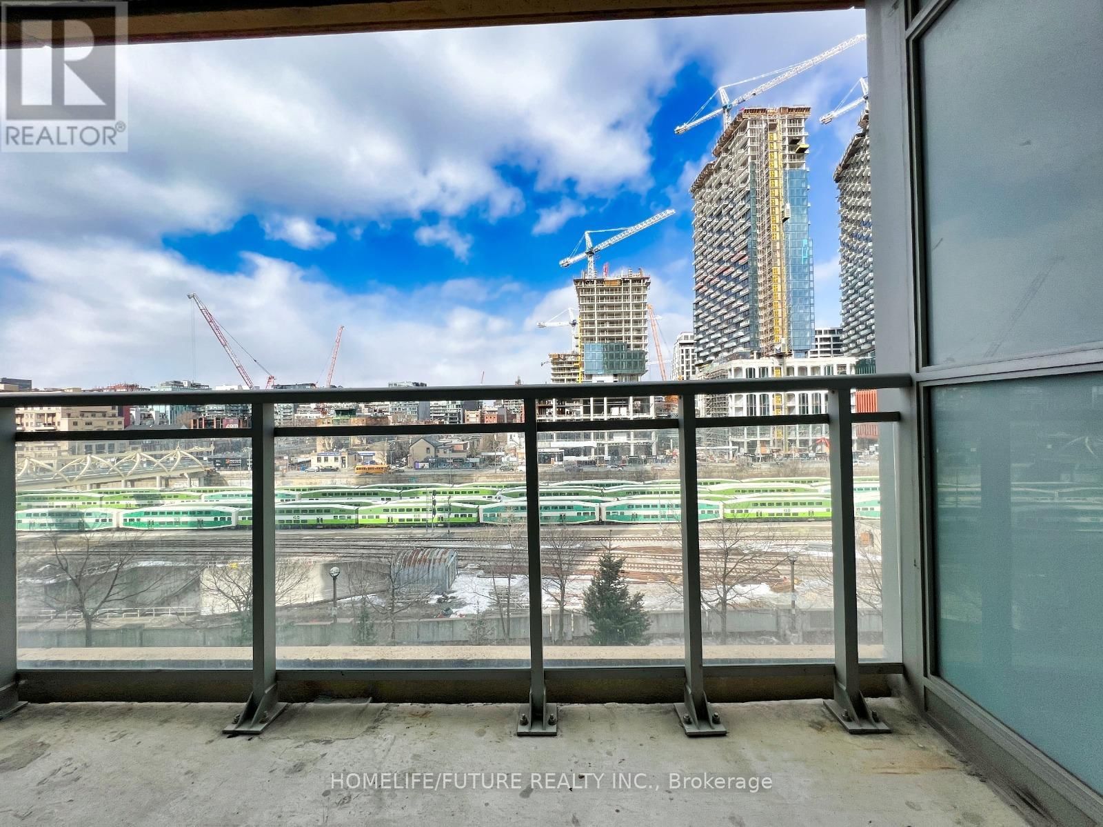 649 - 10 CAPREOL COURT Image 20