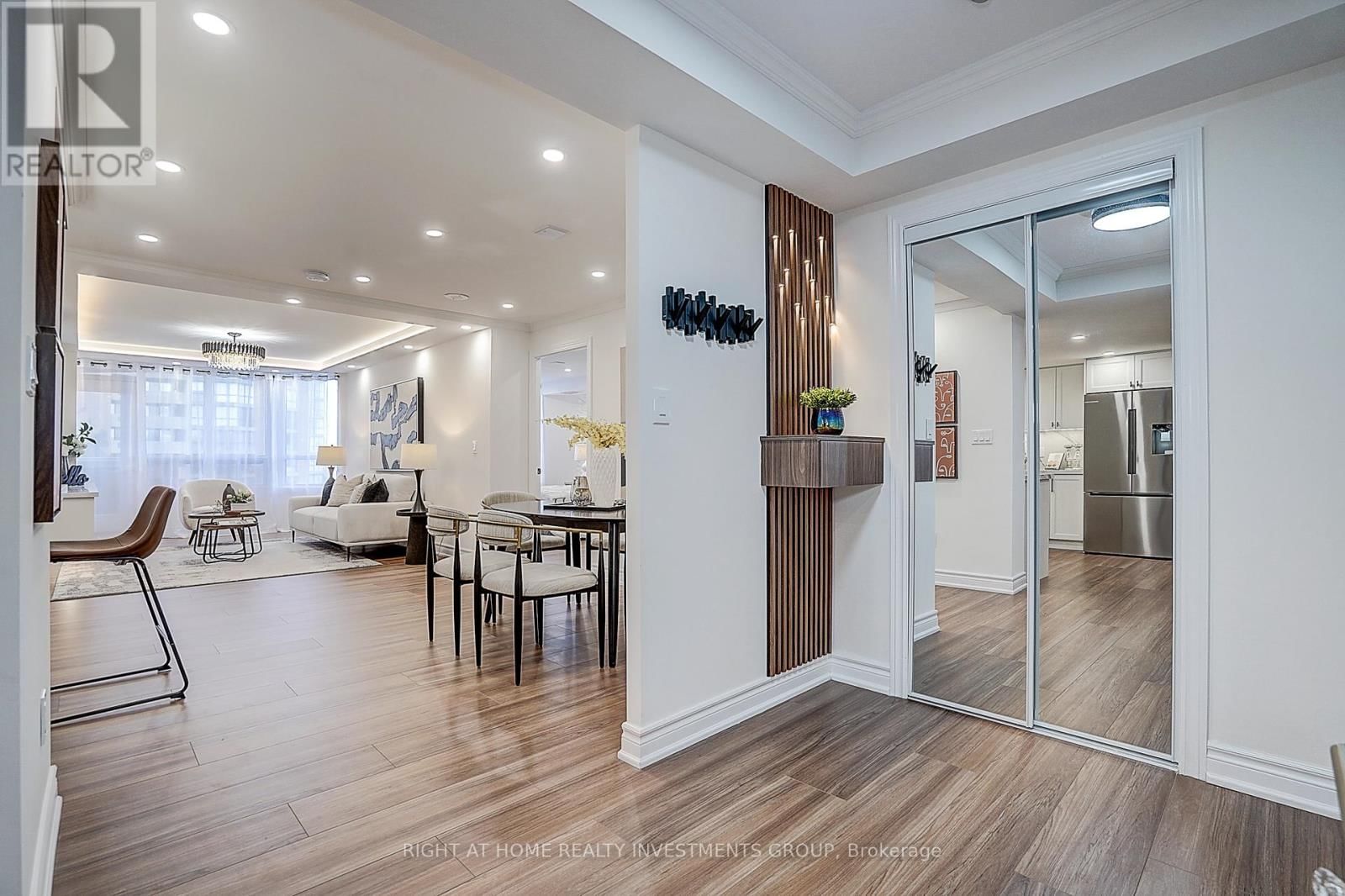 511 - 89 SKYMARK DRIVE Image 12