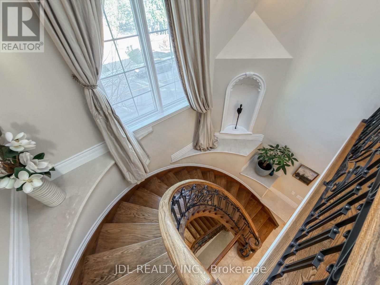 200 WILFRED AVENUE Image 40