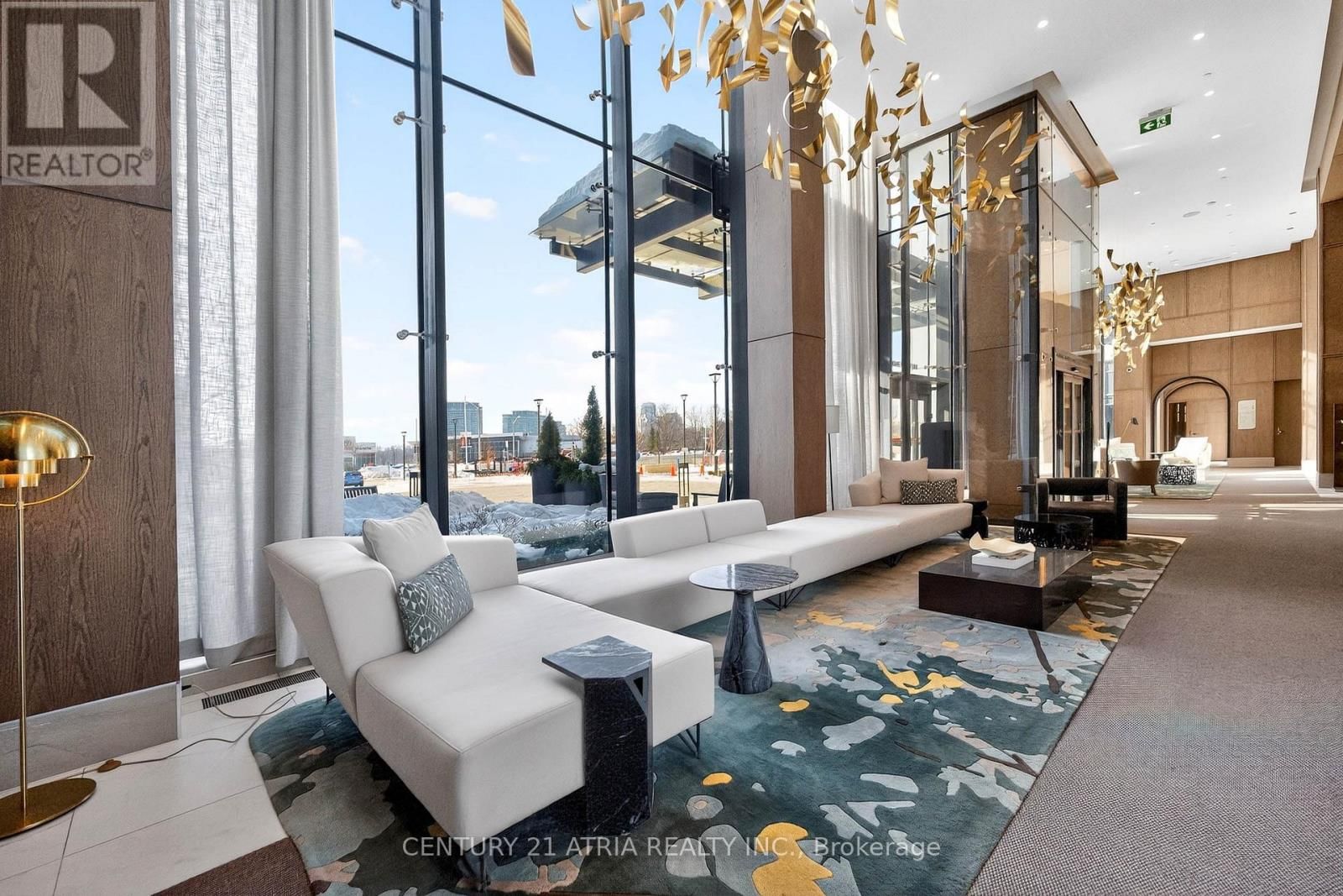 802 - 30 INN ON THE PARK DRIVE Image 4