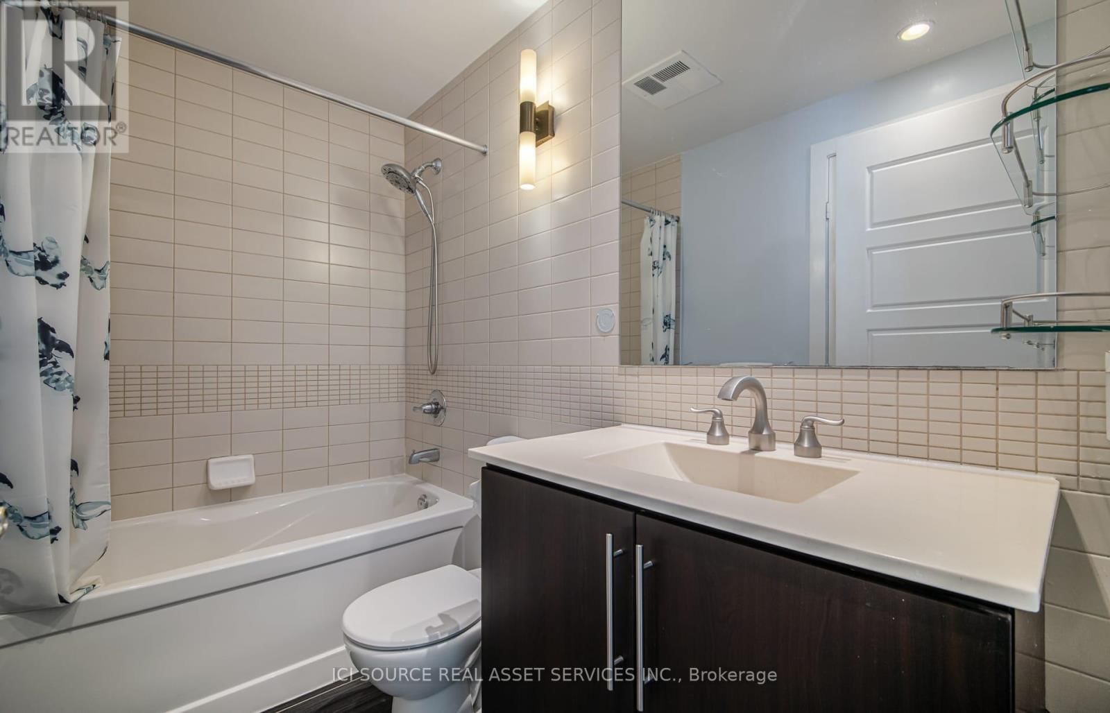 2303 - 28 LINDEN STREET Image 13