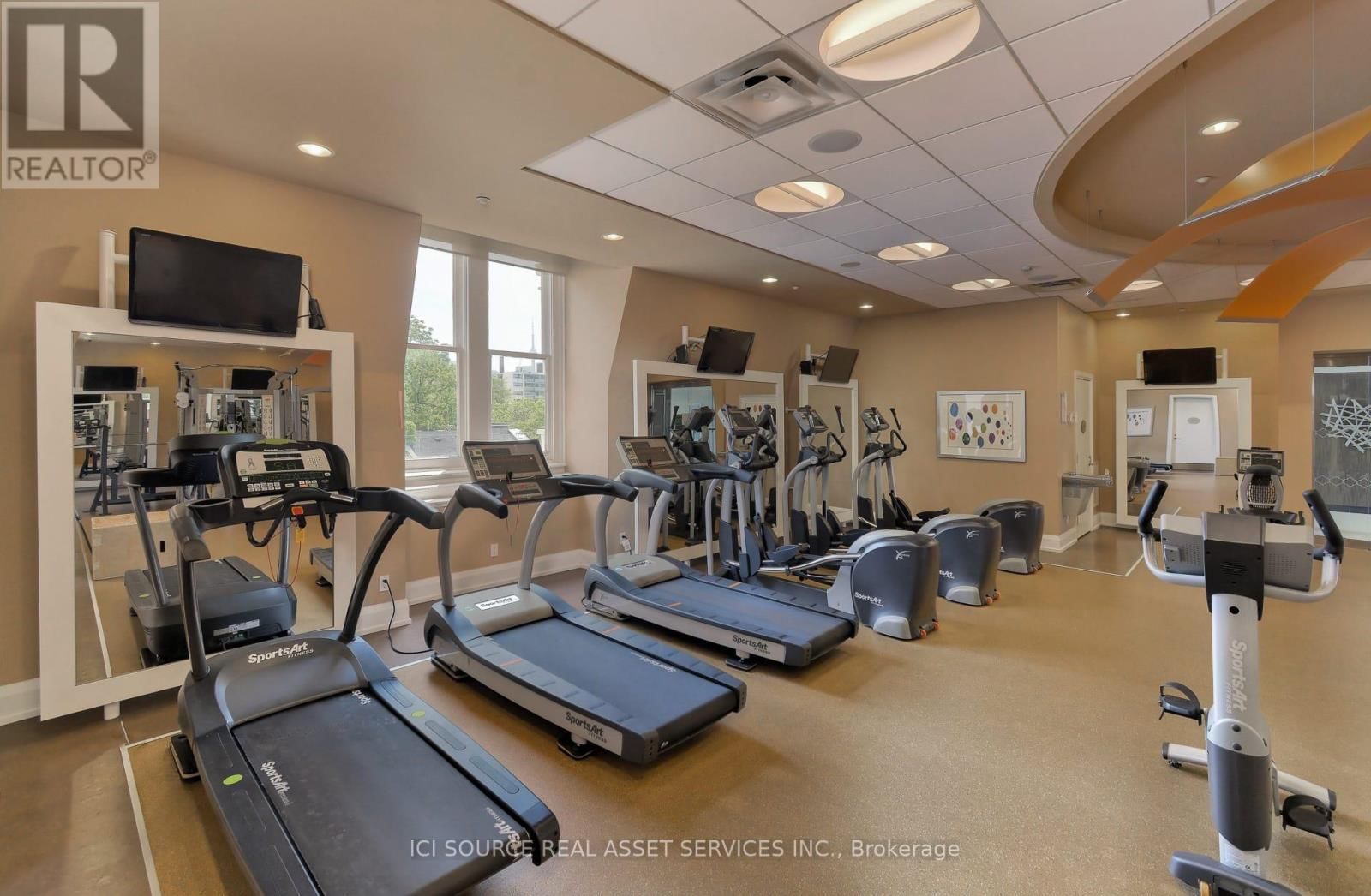 2303 - 28 LINDEN STREET Image 34