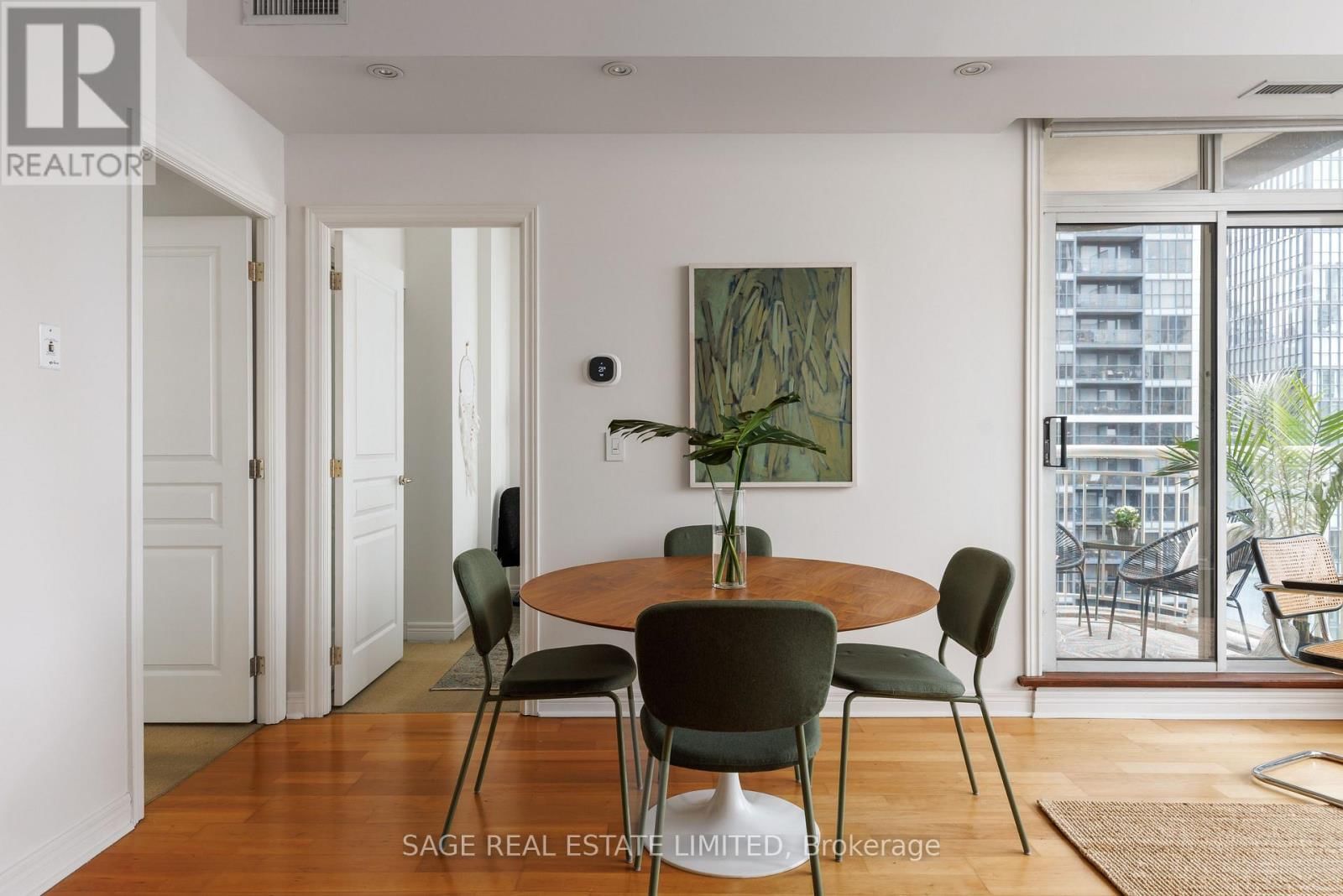 1206 - 100 HAYDEN STREET Image 14