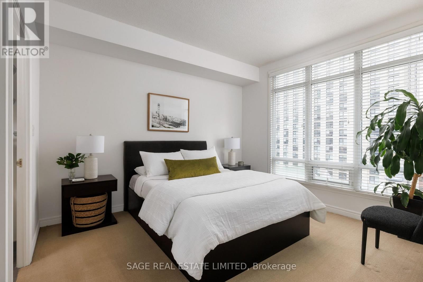 1206 - 100 HAYDEN STREET Image 20