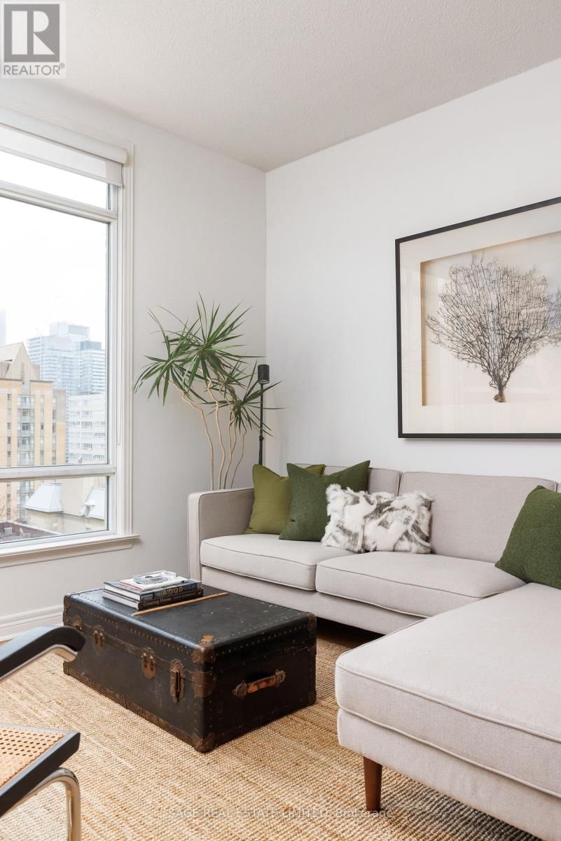 1206 - 100 HAYDEN STREET Image 7