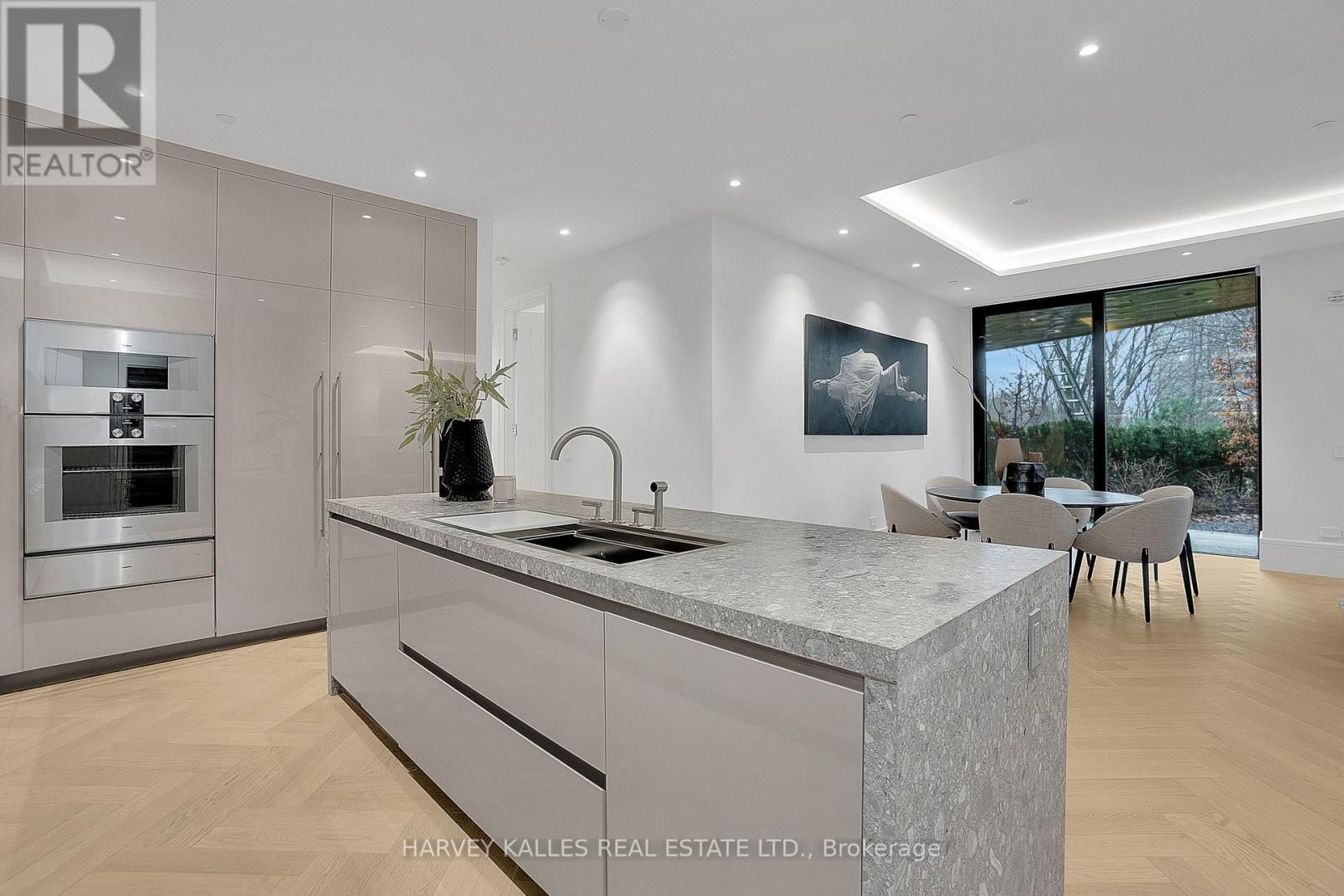 104 - 7 DALE AVENUE Image 18