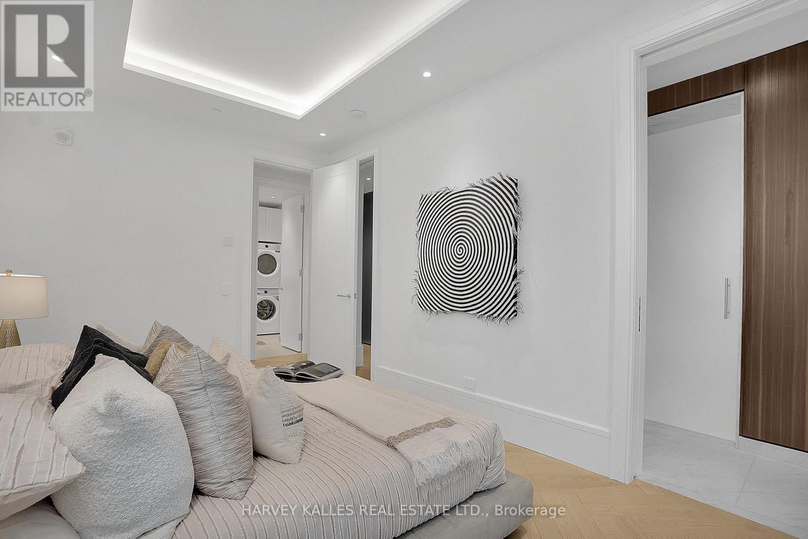 104 - 7 DALE AVENUE Image 22