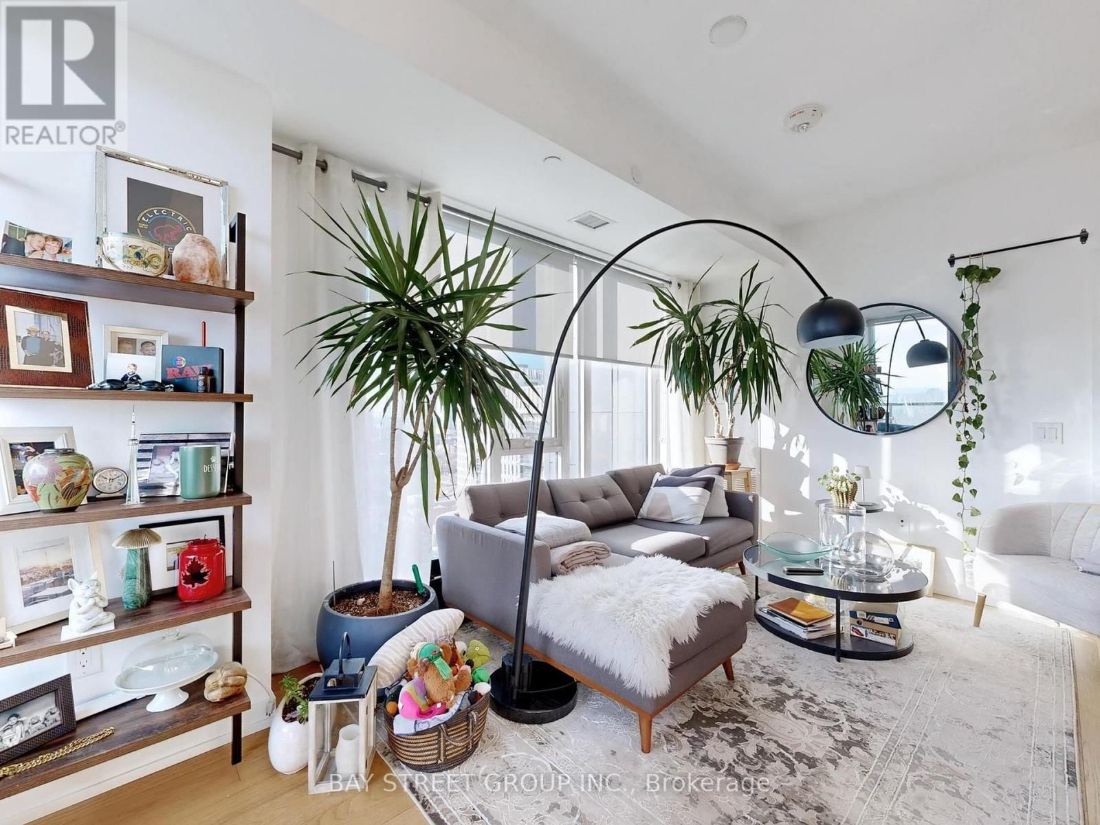 2403 - 225 SUMACH STREET Image 6