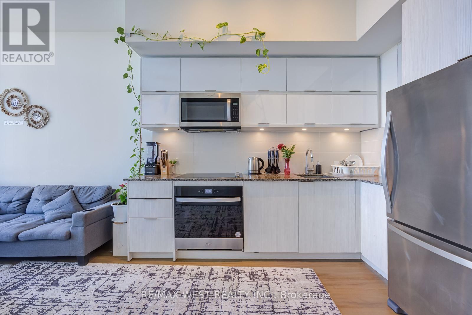 2406 - 10 DEERLICK COURT Image 11