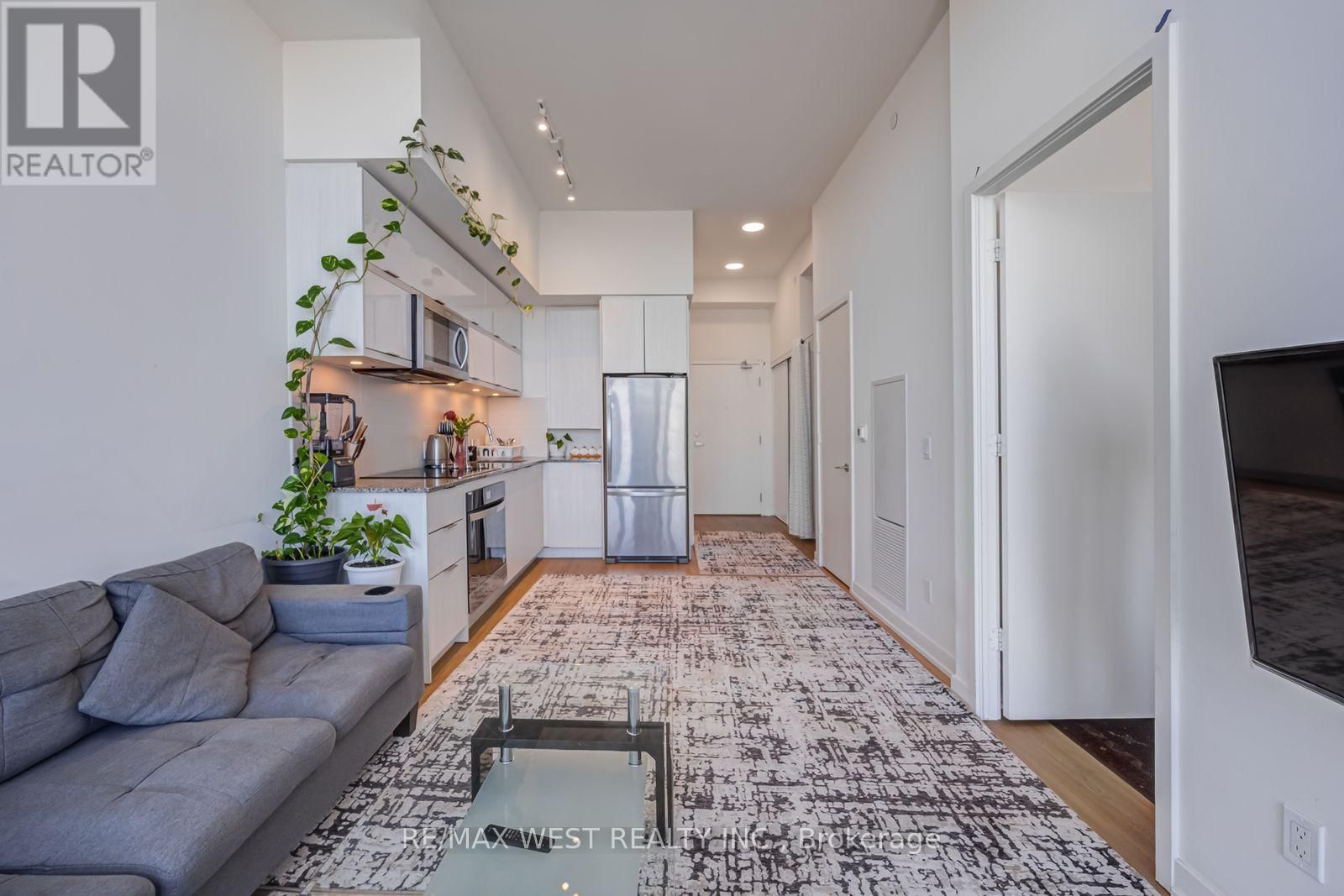 2406 - 10 DEERLICK COURT Image 18