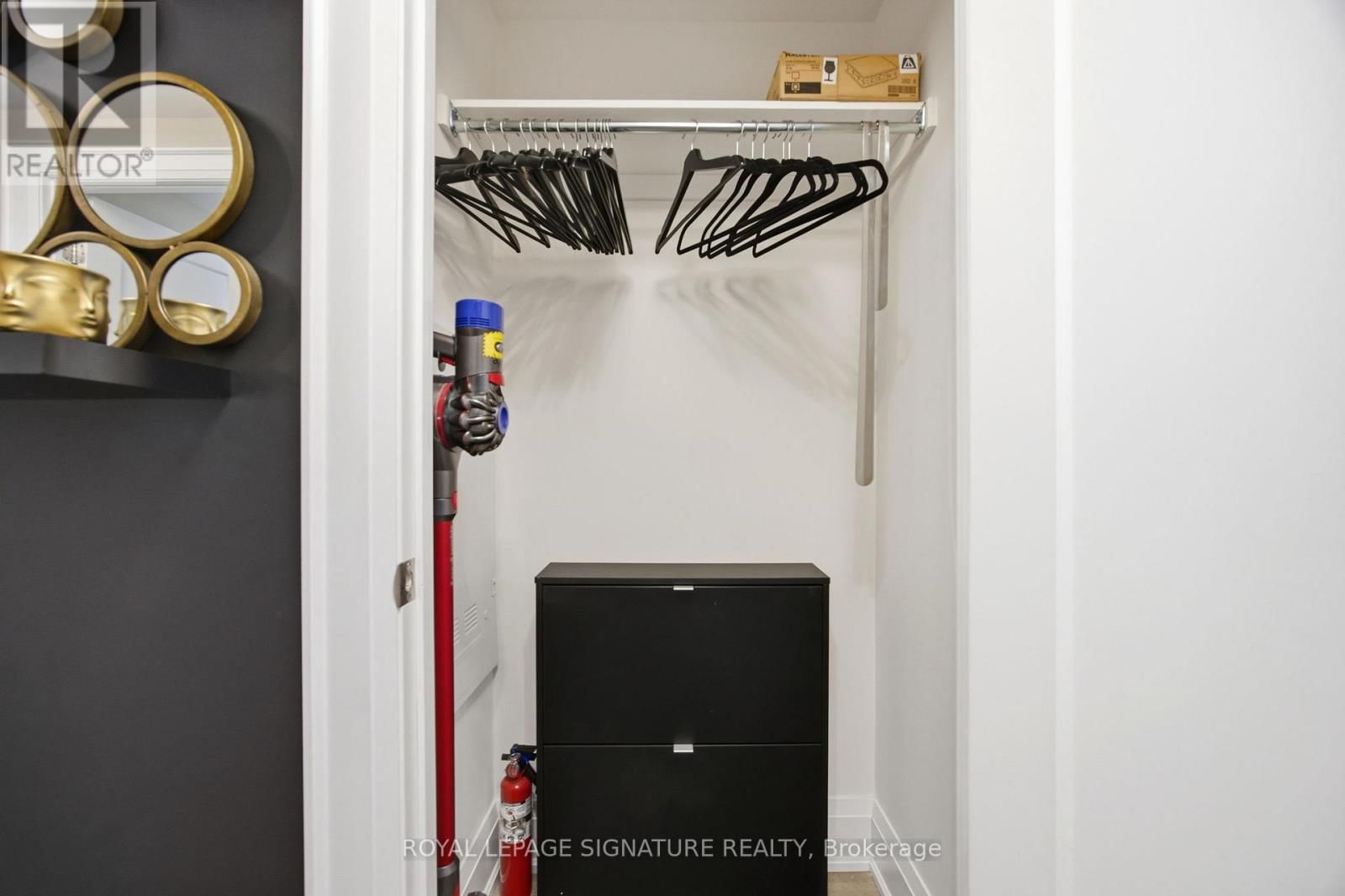 2307 - 88 CUMBERLAND STREET Image 11