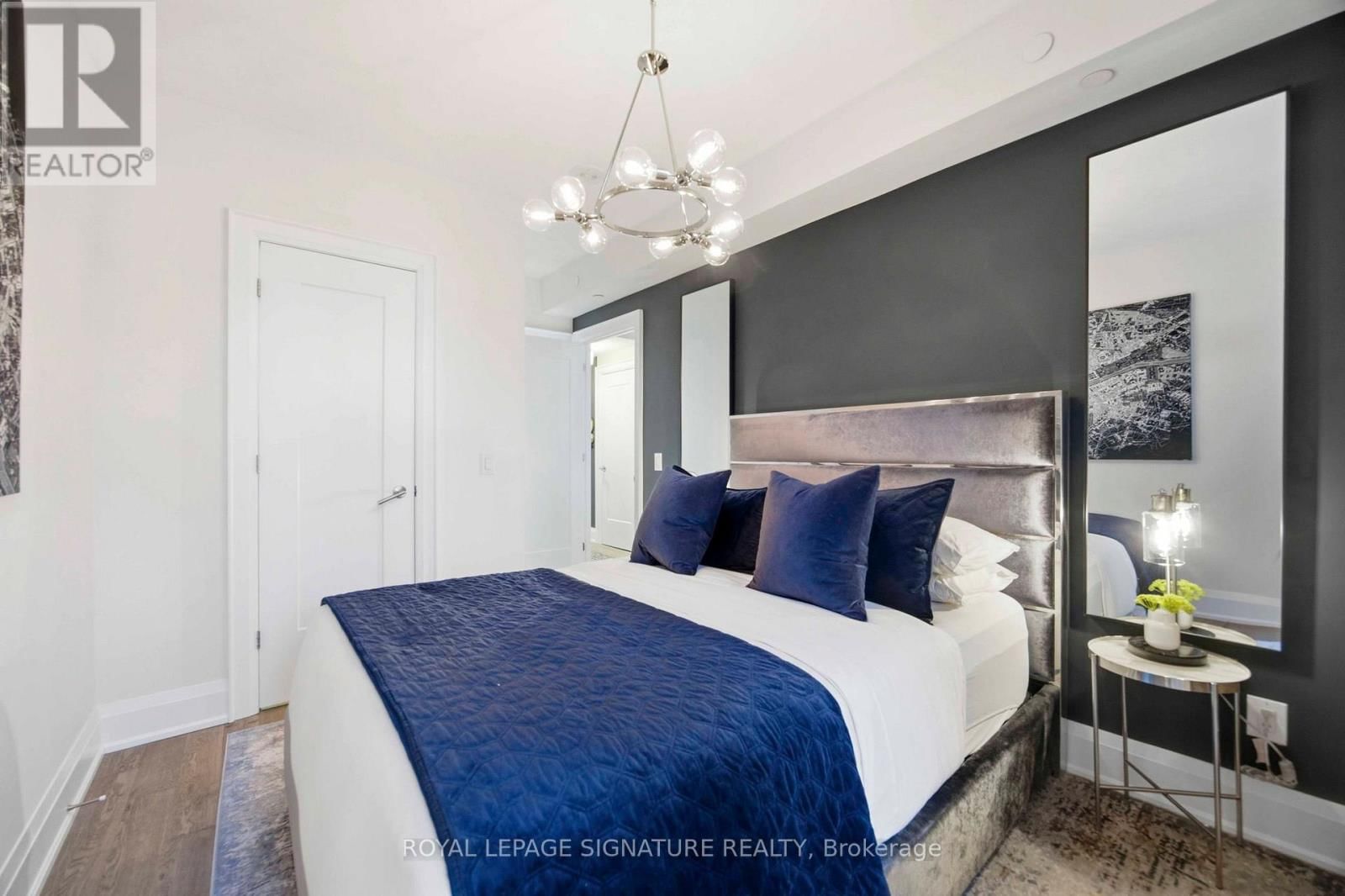 2307 - 88 CUMBERLAND STREET Image 13